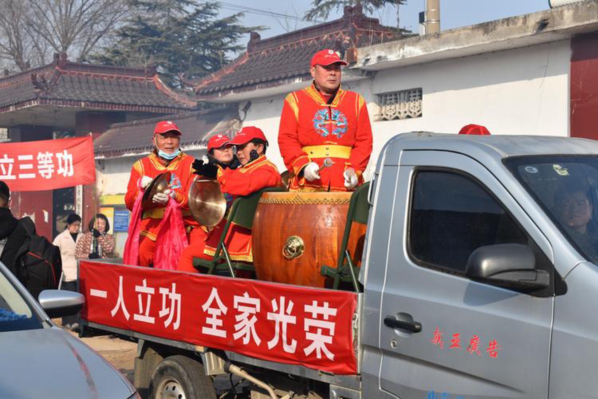 路霞百货